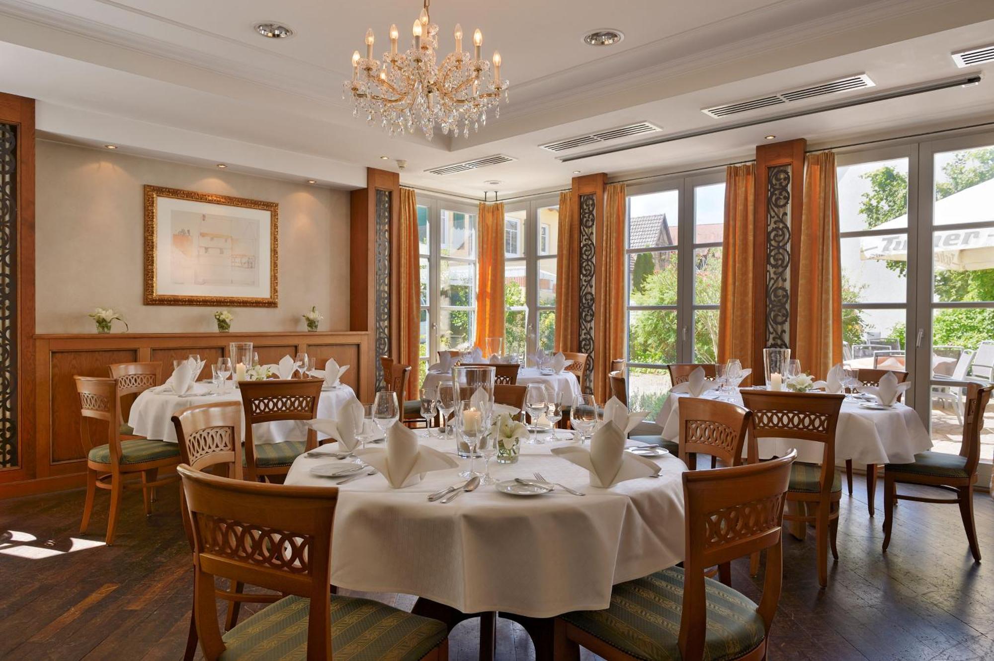 Hotel Weisses Lamm Veitshochheim Bagian luar foto